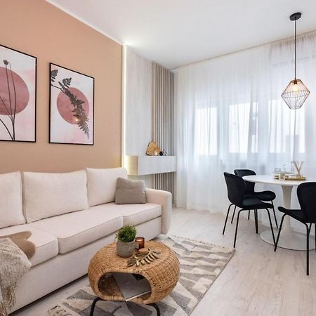 Apartamento Victoria Charm Bucarest Exterior foto